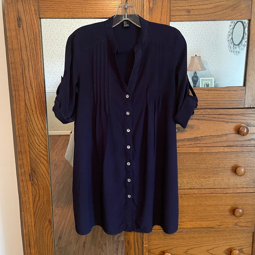 Forever 21 Medium Navy Top